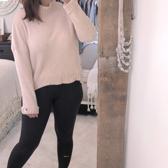 Simplee size small light tan cable knit sweater - Picture 1 of 3